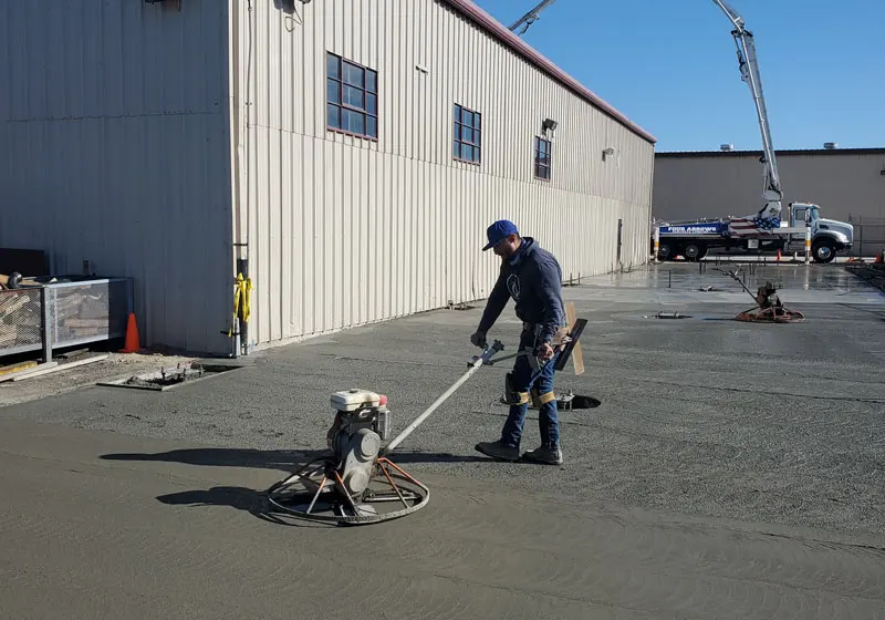 Commercial Concrete Slab pour Costa Mes, CA