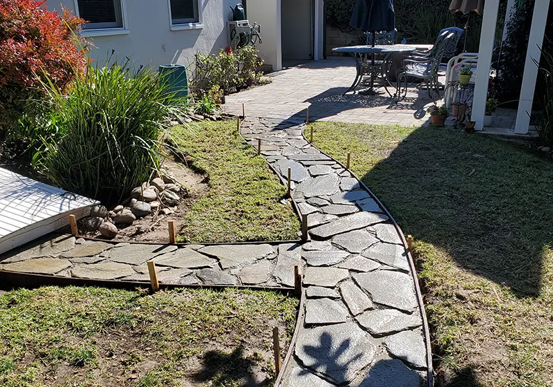 Flagstone Paved Walkway in Orange County